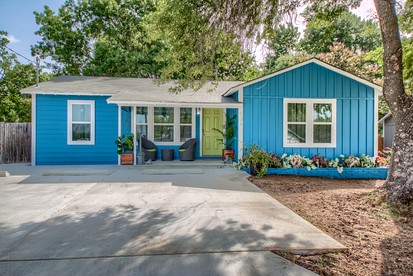 Beautiful Colorful Cabin Close to River in New Braunfels, Texas - glamping.directory