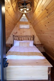 Lovely Rural Cabin Nestled Among Nature by Tappan Lake in Ohio - Deersville, Ohio - glamping.directory