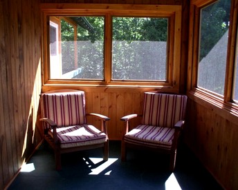 Rustic Cabin Retreat with Hot Tub and Mountain Views in Wilmington, New York - Wilmington, New York - glamping.directory