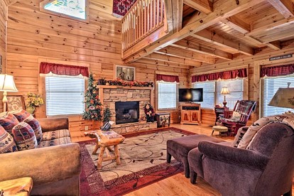 Elegant Wooden Cabin with Hot-tub in Pigeon Forge, Tennessee - Pigeon Forge, Tennessee - glamping.directory