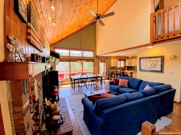 Amazing Bretton Woods Accommodation for a Weekend Getaway in New England - Carroll, New Hampshire - glamping.directory