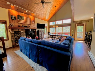 Amazing Bretton Woods Accommodation for a Weekend Getaway in New England - Carroll, New Hampshire - glamping.directory