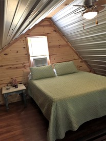 Secluded Cabin on Organic Working Farm in the Ozarks of Northern Arkansas - Harriet, Arkansas - glamping.directory