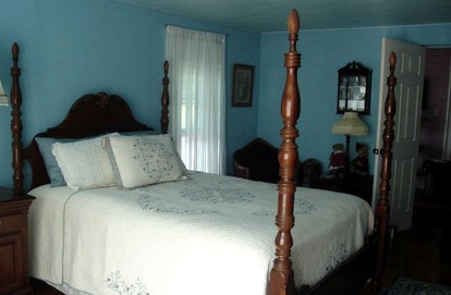 Secluded Camping Cabin with Private Hot Tub near Fayetteville, Arkansas - Elkins, Arkansas - glamping.directory