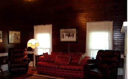 Secluded Camping Cabin with Private Hot Tub near Fayetteville, Arkansas - Elkins, Arkansas - glamping.directory
