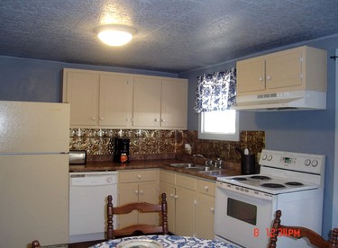 Secluded Camping Cabin with Private Hot Tub near Fayetteville, Arkansas - Elkins, Arkansas - glamping.directory