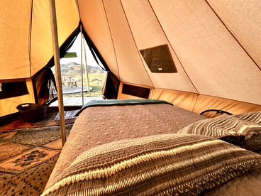 Charming Bell Tent for Glamping Escapes to Montana - Hot Springs, Montana - glamping.directory