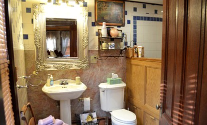 Romantic Getaway with a Jacuzzi in Saugerties, New York - Saugerties, New York - glamping.directory
