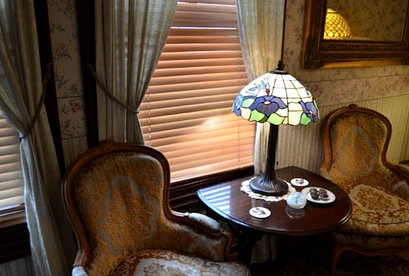Romantic Getaway with a Jacuzzi in Saugerties, New York - Saugerties, New York - glamping.directory