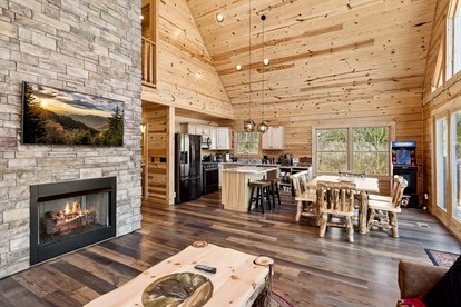 Charming Smoky Mountain Cabin with Private Fire Pit, Modern Amenities, Near Downtown Gatlinburg, Tennessee - Gatlinburg, Tennessee - glamping.directory