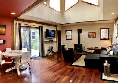 One-Bedroom Luxury Cabin with Hot Tub in Heart of Woodstock in Upstate New York - Woodstock, New York - glamping.directory