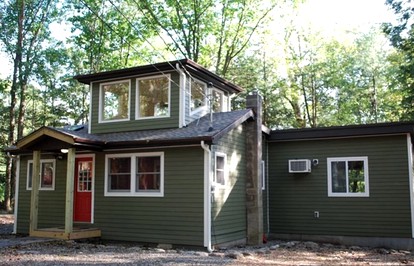 One-Bedroom Luxury Cabin with Hot Tub in Heart of Woodstock in Upstate New York - glamping.directory