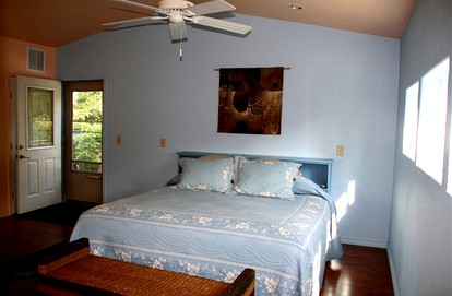 Enchanting Room Rental with Stunning Lake Views near Houston, Texas - Burnet, Texas - glamping.directory