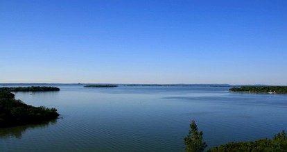 Enchanting Room Rental with Stunning Lake Views near Houston, Texas - Burnet, Texas - glamping.directory