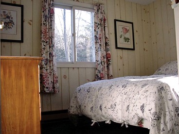 Secluded Family Mountain Rental with Fireplace in Windham, New York - Windham, New York - glamping.directory