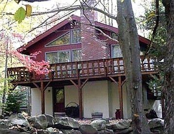 Secluded Family Mountain Rental with Fireplace in Windham, New York - glamping.directory