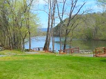 Pet-Friendly Yurt Getaway on the Shenandoah River in Luray, Virginia - Luray, Virginia - glamping.directory