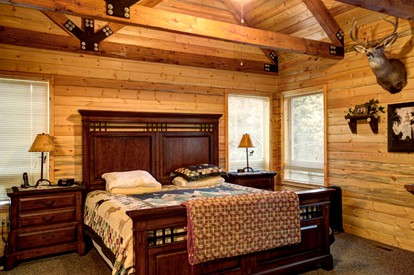 Eight-Bedroom Family Getaway with Mountain View at Brian Head, Utah - Panguitch Lake, Utah - glamping.directory