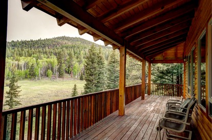Eight-Bedroom Family Getaway with Mountain View at Brian Head, Utah - Panguitch Lake, Utah - glamping.directory