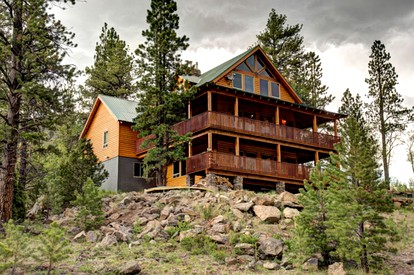 Eight-Bedroom Family Getaway with Mountain View at Brian Head, Utah - glamping.directory