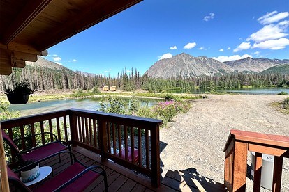 Eco-Friendly Lakefront Tiny House with Views of Panorama Mountain near Denali National Park - Cantwell, Alaska - glamping.directory