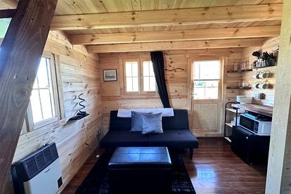 Eco-Friendly Lakefront Tiny House with Views of Panorama Mountain near Denali National Park - Cantwell, Alaska - glamping.directory