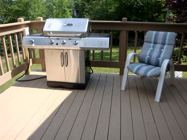 Family-Friendly Vacation Rental with View over Schoodic Lake near Bangor, Maine - Rangeley, Maine - glamping.directory