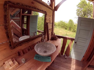 Relaxing Tiny Cabin on Organic Farm near Asheville, North Carolina - Weaverville, North Carolina - glamping.directory