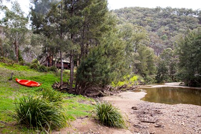 Peaceful Riverside Cabin Rental near Blue Mountains National Park and Mudgee, New South Wales - Sevierville, Tennessee - glamping.directory