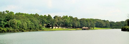 Cozy Lakeside Cabin Rental on 700-Acre Ranch near Dallas, Texas - Eustace, Texas - glamping.directory