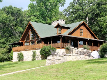 Cozy Lakeside Cabin Rental on 700-Acre Ranch near Dallas, Texas - Eustace, Texas - glamping.directory