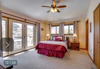 Charming Cabin on Golf Course with Fireplace & Resort Perks in Hedgesville, West Virginia - Hedgesville, West Virginia - glamping.directory