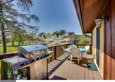 Charming Cabin on Golf Course with Fireplace & Resort Perks in Hedgesville, West Virginia - Hedgesville, West Virginia - glamping.directory