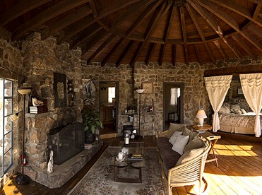 Stone-Built Bungalow Rental with Coachella Valley Views near Palm Springs, California - Palm Springs , California - glamping.directory