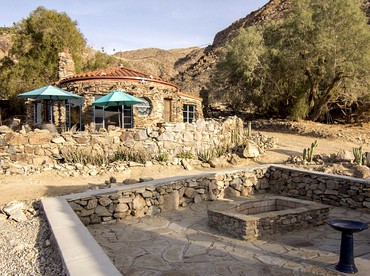 Stone-Built Bungalow Rental with Coachella Valley Views near Palm Springs, California - Palm Springs , California - glamping.directory
