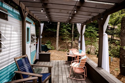 Charming Vintage Caravan Rental in Franklin, North Carolina for Mountain Glamping Escape - Franklin, North Carolina - glamping.directory
