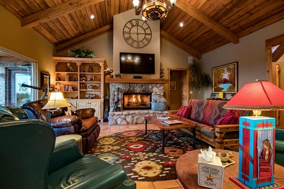 Luxurious Lodge Rental by the Palo Duro Canyon for a Family Vacation in Texas - Canyon, Texas - glamping.directory