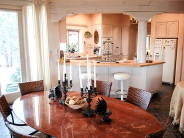 Cottage Rental with Southwestern Decor near Carson National Forest, New Mexico - El Prado, New Mexico - glamping.directory