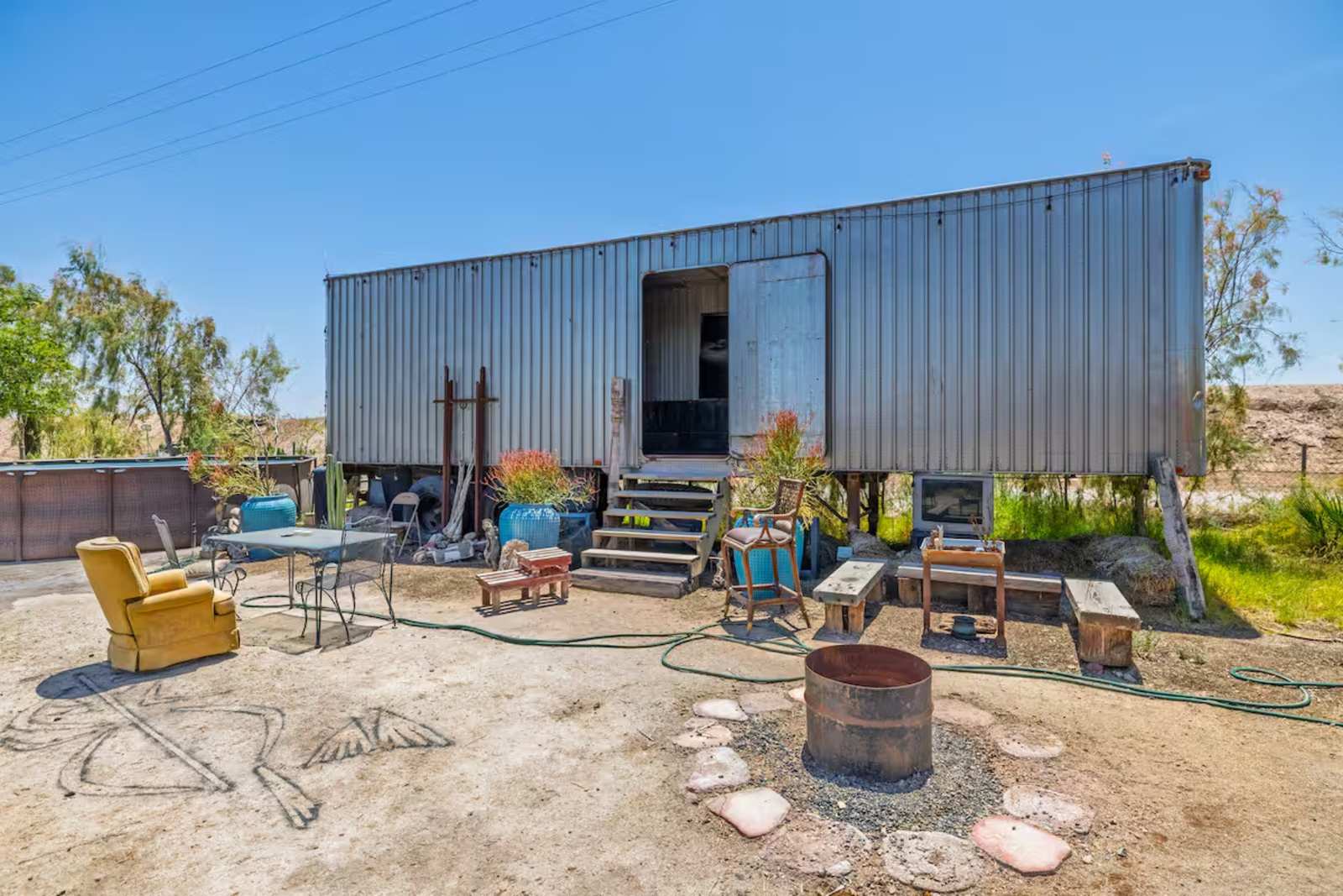 Bombay Beach - Niland, California - glamping.directory