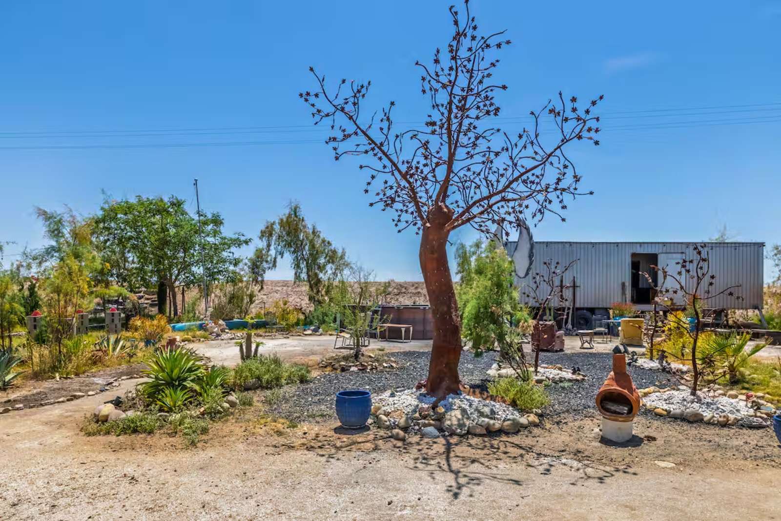 Bombay Beach - Niland, California - glamping.directory