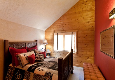 Authentic Lodge Rental with Hot Tub and Mountain Views near Sundance Resort, Utah - Sundance, Utah - glamping.directory