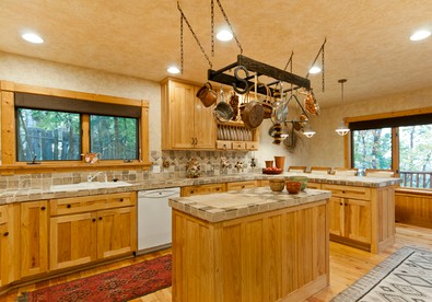 Authentic Lodge Rental with Hot Tub and Mountain Views near Sundance Resort, Utah - Sundance, Utah - glamping.directory