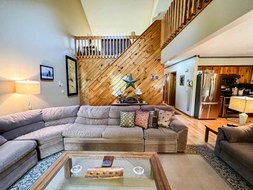 Spectacular Cottage with Game Room in North Conway, New Hampshire - glamping.directory
