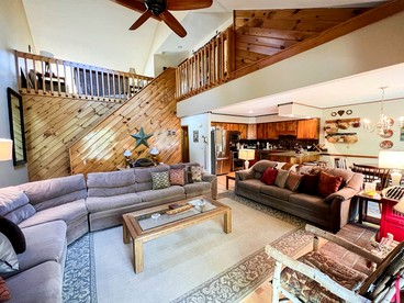 Spectacular Cottage with Game Room in North Conway, New Hampshire - North Conway, New Hampshire - glamping.directory