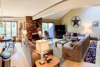 Spectacular Cottage with Game Room in North Conway, New Hampshire - North Conway, New Hampshire - glamping.directory