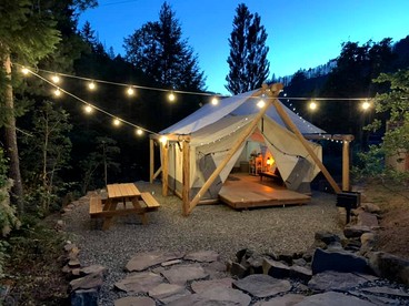 Glamping! Luxury Tent Explorer in Idleyld Park, OR - glamping.directory