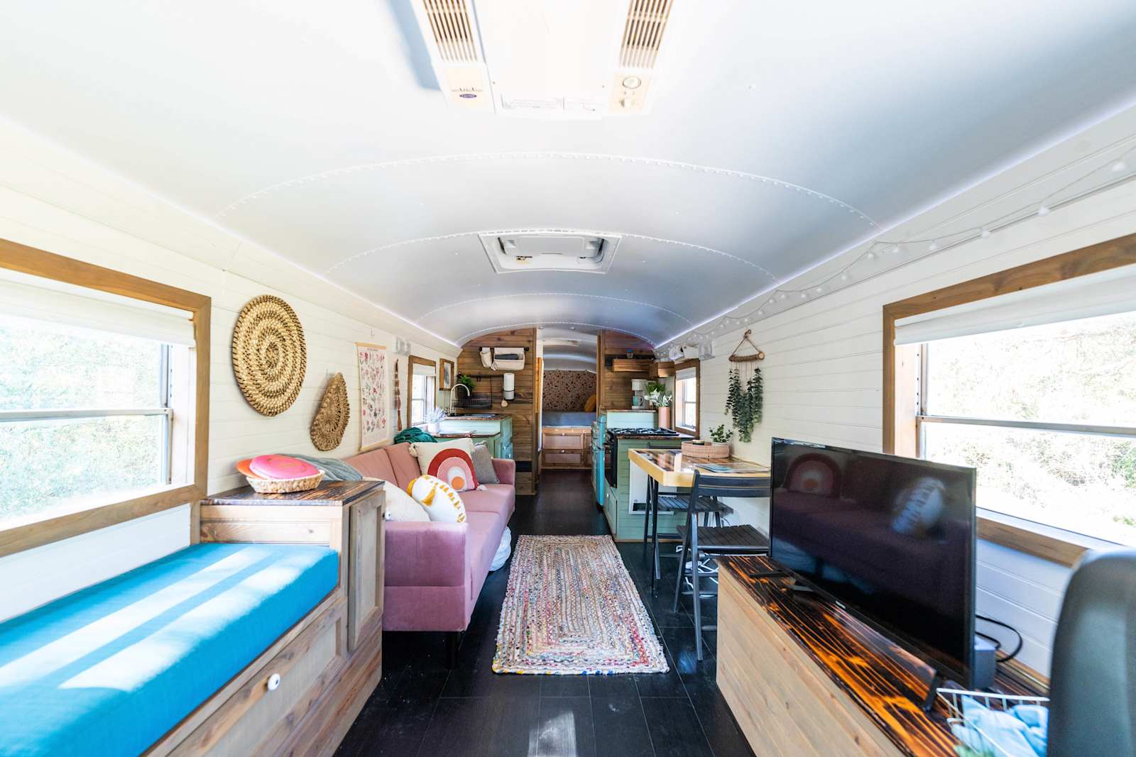 Pinnacle Bus Stop~ Blue Bungalow - Little Rock, Arkansas - glamping.directory