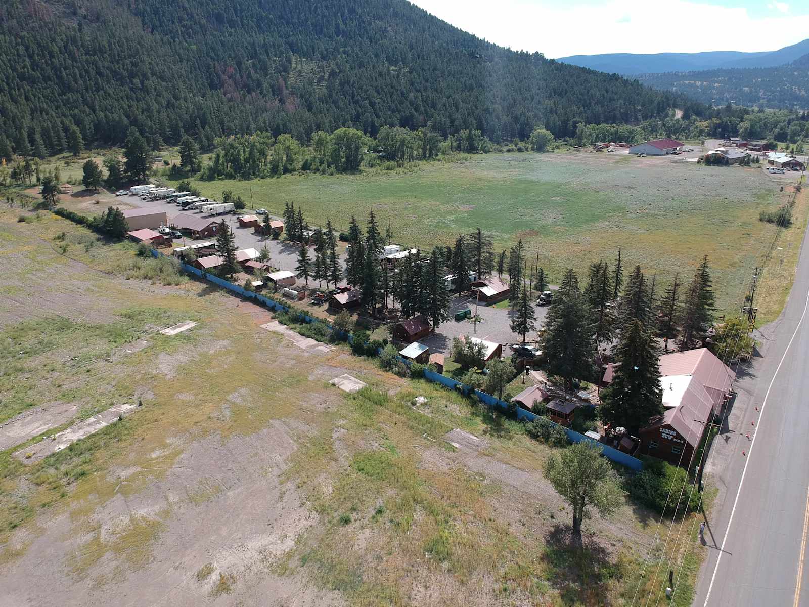 Chinook Cabins & RV Park - glamping.directory