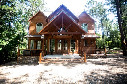 Fantastic Vacation Cabin with a Luxury Hot Tub in Broken Bow, Oklahoma - Broken Bow, Oklahoma - glamping.directory