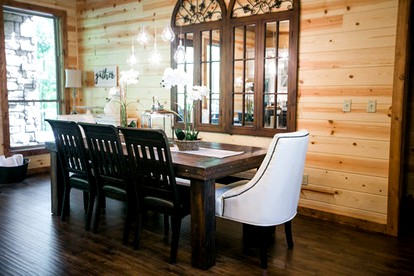 Fantastic Vacation Cabin with a Luxury Hot Tub in Broken Bow, Oklahoma - Broken Bow, Oklahoma - glamping.directory